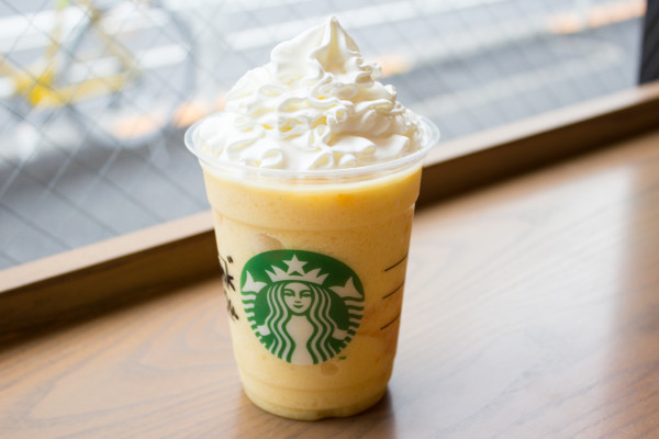 スターバックス　クラッシュオレンジフラペチーノ