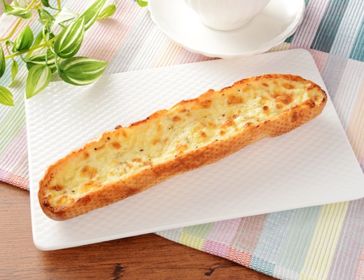 ローソン 焼きチーズフランスパン～粗挽きペッパー入り～