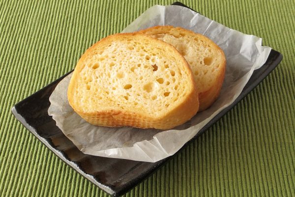 スライスされたフランスパンにフレンチ液がしっかり染み込んでいます。