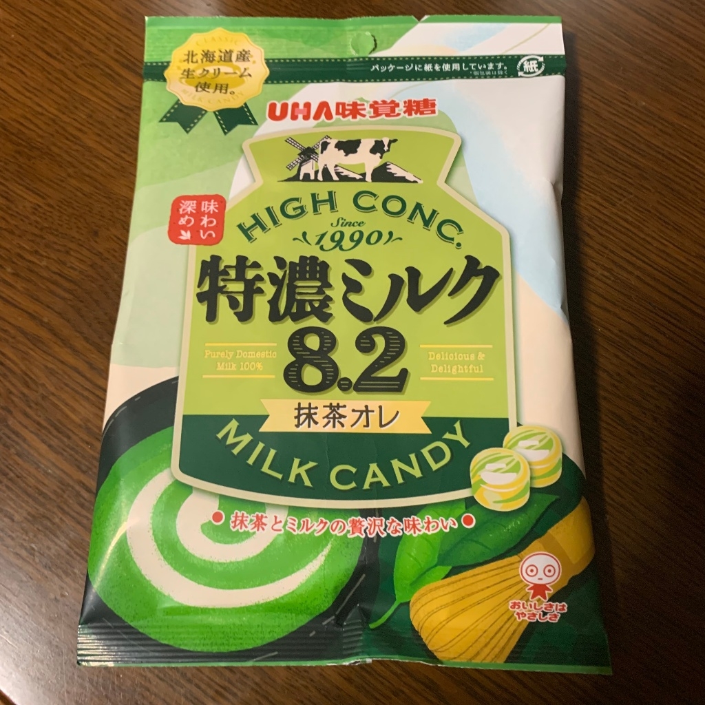 UHA味覚糖 特濃ミルク8.2 抹茶小豆 1袋 - 飴、ソフトキャンディ